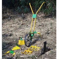 AGROVISION HAND WHEEL HOE WITH ATTACHMENT