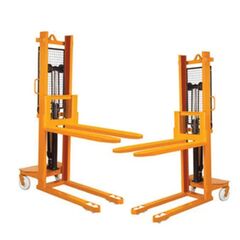 MANUAL STACKER 2000 KG