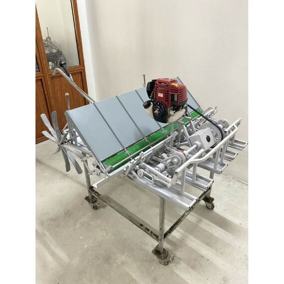 AUTOMATIC RICE TRANSPLANTER 6 ROWS 2-STROKE AUTOMATIC RICE TRANSPLANTER 6 ROWS 2-STROKE