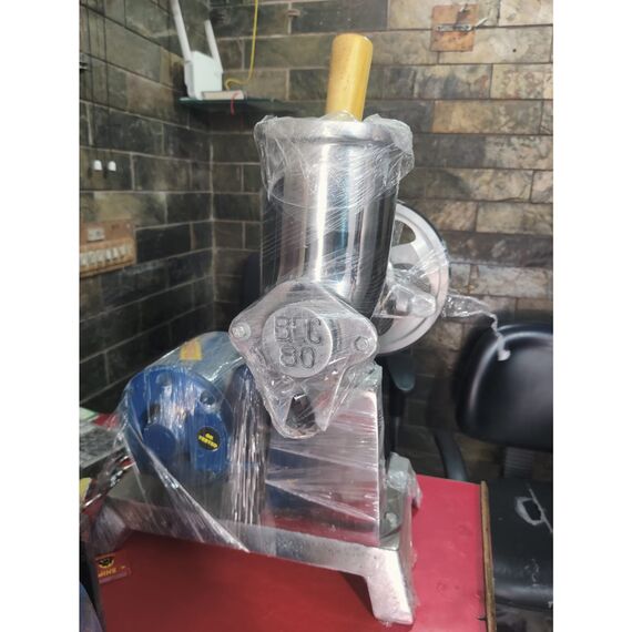 NO. 18 AUTOMATIC JUICER WITH 0.5 HP V-BELT DRIVE MOTOR