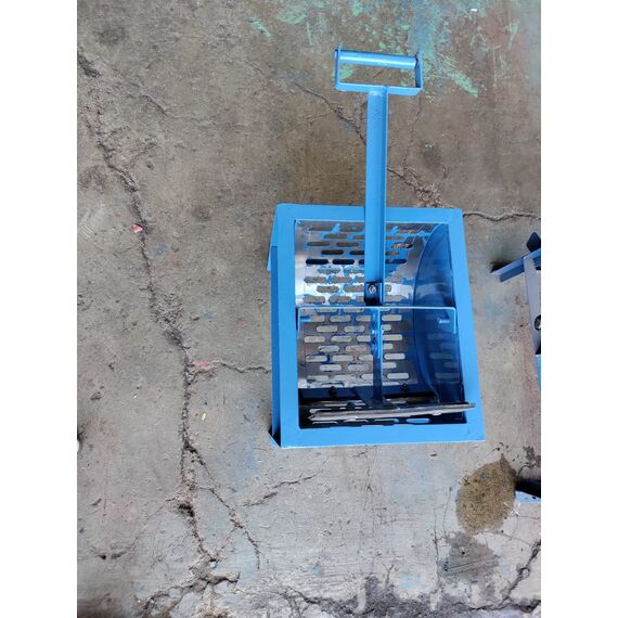 HAND OPERATED GROUNDNUT PEANUT SHELLING MACHINE