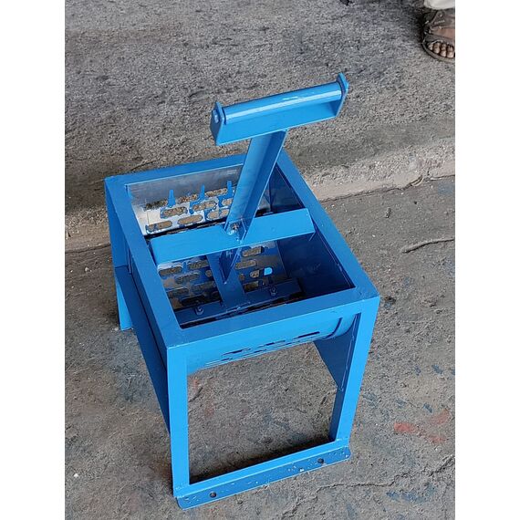 HAND OPERATED GROUNDNUT PEANUT SHELLING MACHINE