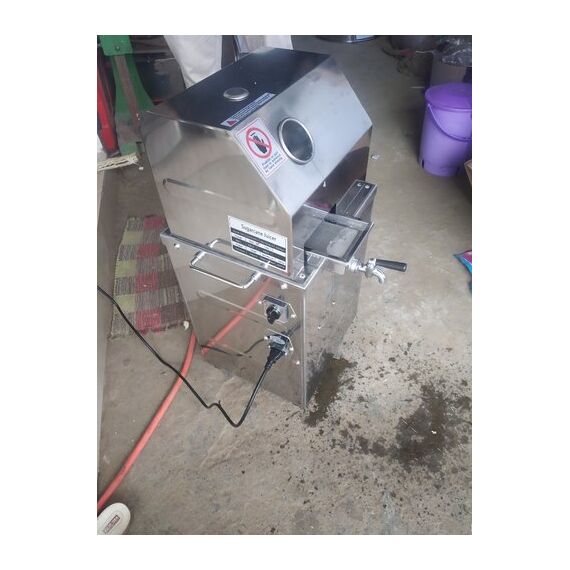 AUTOMATIC SUGARCANE JUICER MACHINE 1.5HP SS BODY