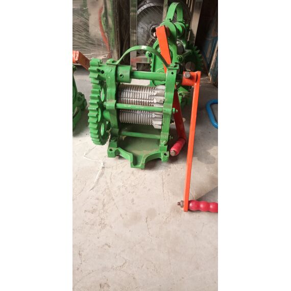 MINI SUGARCANE JUICER MACHINE