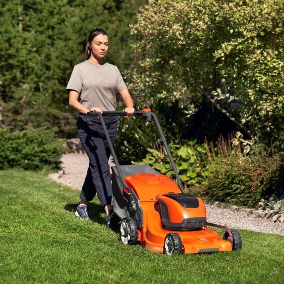 HUSQVARNA LC 419SP PETROL LAWN MOWER 166 CC