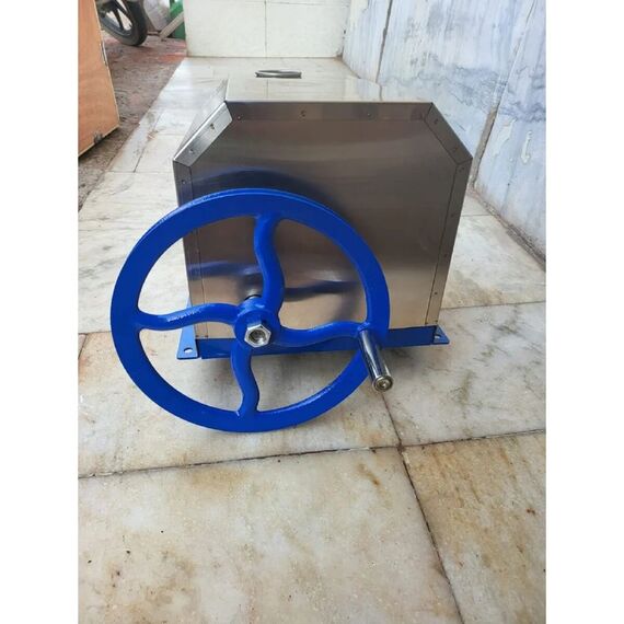 NEPTUNE SUGARCANE JUICER MACHINE SS 4 ROLLER