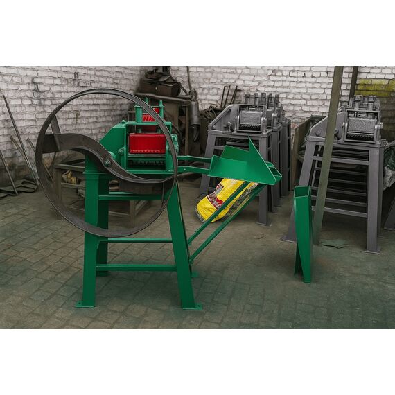 MANUAL FODDER CUTTING MACHINE